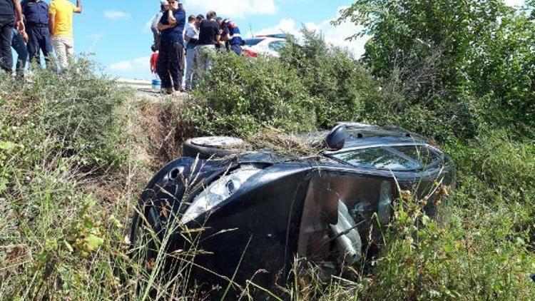 Tarsustaki trafik kazasında 4 kişilik aile ölümden döndü