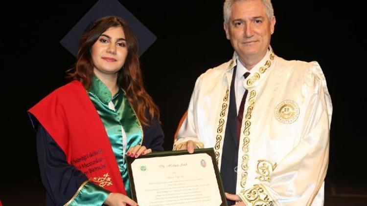 ÇÜ Diş Hekimliği Fakültesi yeni mezunlarını uğurladı