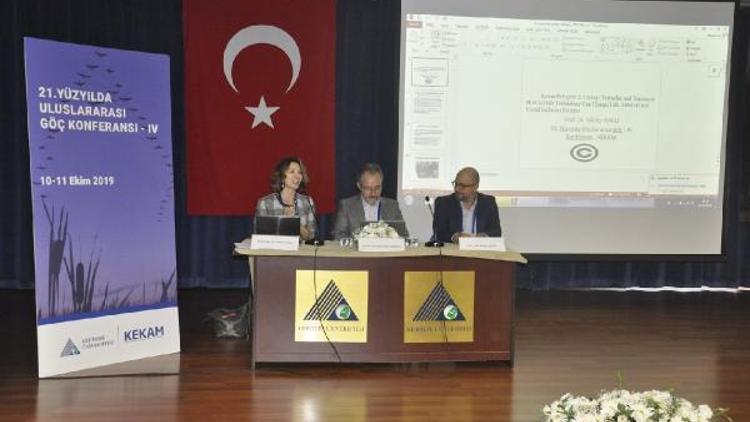 Prof. Dr. Arıkboğa: Göç meselesinde Türkiye yalnız bırakıldı