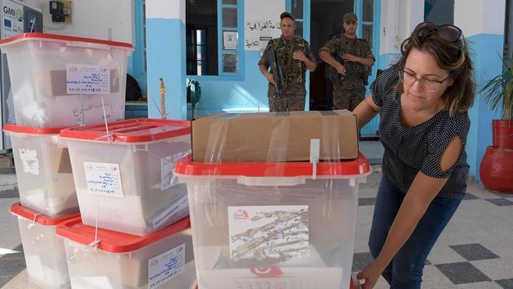 Tunusta halk cumhurbaşkanı seçimi için sandık başında