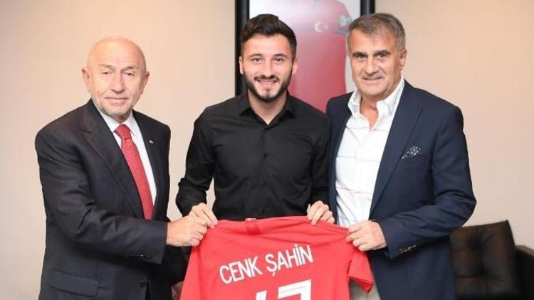 Enver Cenk Şahinden TFF Başkanı Nihat Özdemire ziyaret