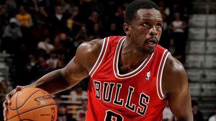 Loul Deng, Chicago Bulls formasıyla emekliye ayrıldı