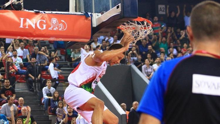 Lider Pınar Karşıyaka, İTÜ Basketi farklı geçti