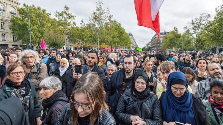 Paris’te İslamofobiye karşı gösteri