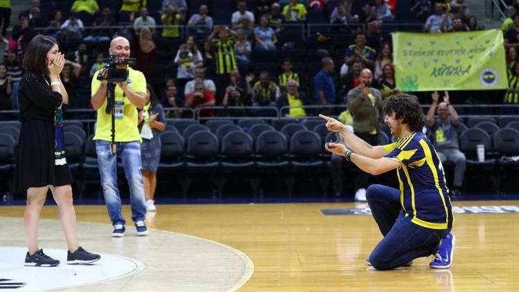 Fenerbahçe Beko maçında sürpriz teklif