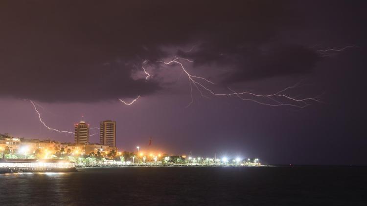 Meteoroloji uyarmıştı Şehir aydınlandı