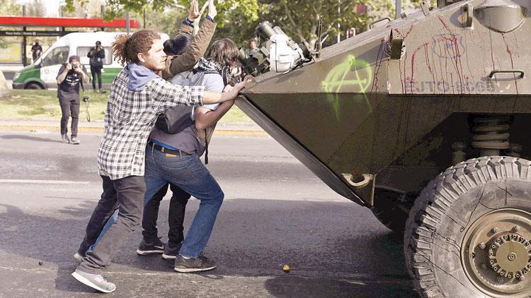 Şili’de şiddet: 3 ölü