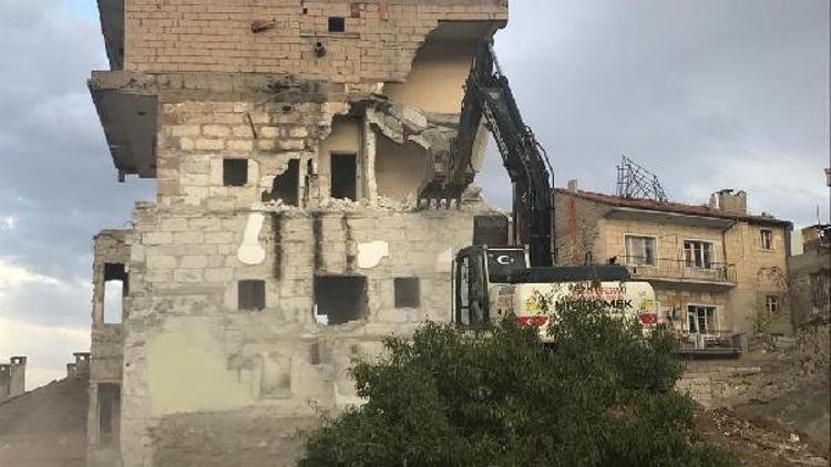 Nevşehir’de kullanılmayan binalar yıkılıyor
