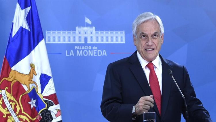 Şili Devlet Başkanı, halkın ekonomik sorunlarını anlamadığı için özür diledi
