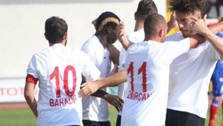 Ümraniyespor, Altınordu engelini 4 golle geçti