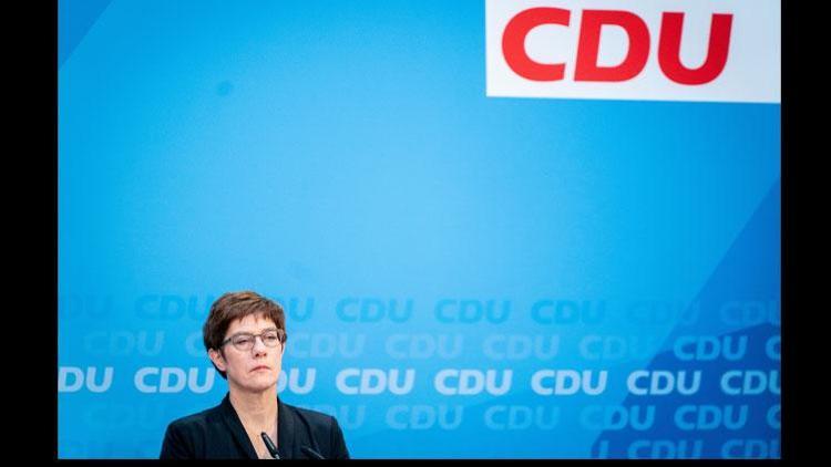 Kramp Karrenbauer yine hedefte