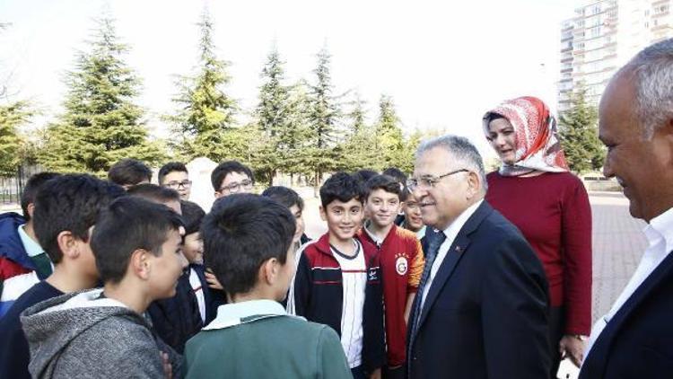 Başkan Büyükkılıç, öğrencilerle buluştu