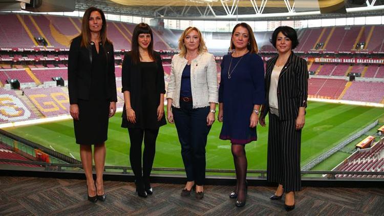 Süper Ligin kadın yöneticileri TT Stadında buluştu