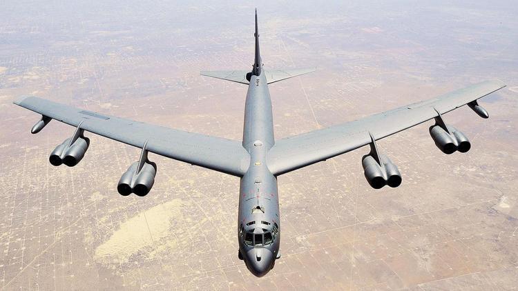 Amerikan B-52’si Rum Kesimi’nden geçti