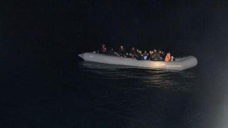 Kuşadası açıklarında 95 kaçak göçmen yakalandı