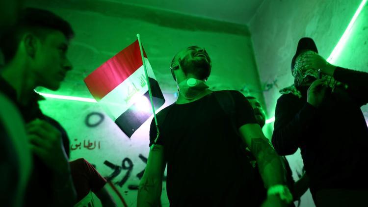 Irak’ta göstericiler sivil itaatsizlik eylemi başlattı