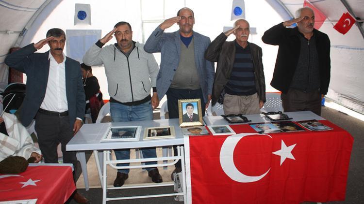 HDP önündeki ailelerin evlat nöbeti 62nci gününde