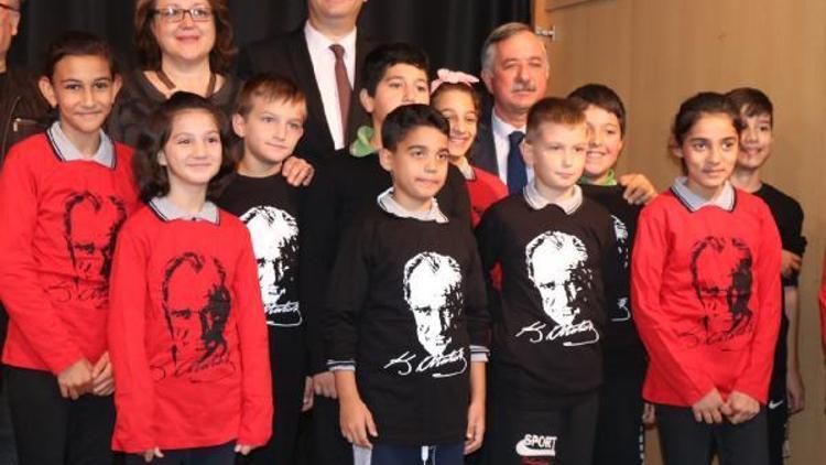 Edirne’de ortaokula başlayan öğrencilere ‘Atatürk’le merhaba