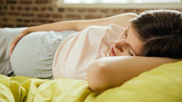Hamilelikte Uykuyu Kolaylaştıracak 8 Küçük Alışkanlık