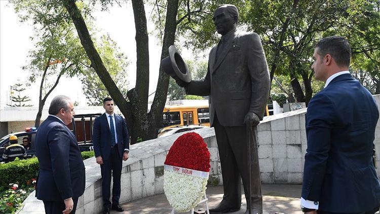 TBMM Başkanı Şentop Meksikodaki Atatürk Anıtını ziyaret etti