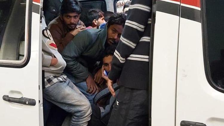 4 minibüste 97 göçmen yakalandı