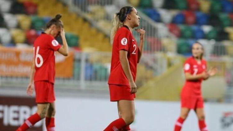 A Milli Kadın Futbol Takımı Hollandaya farklı yenildi
