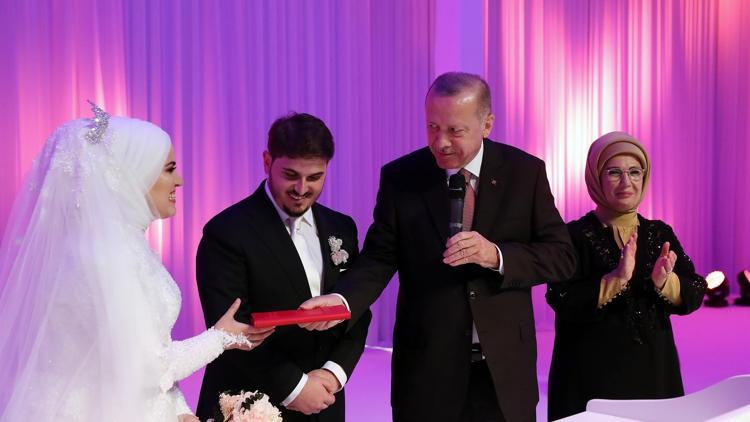Cumhurbaşkanı Erdoğan, Mahir Ünal’ın kızının nikahına katıldı