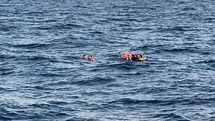 Bodrumda düzensiz göçmenlerin bulunduğu bot battı