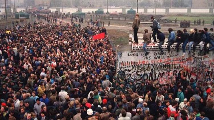 Berlin Duvarı’nın yıkılışının 30’uncu yılı