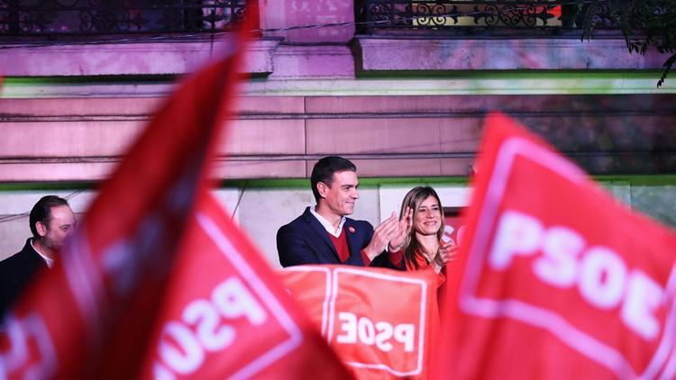 İspanyada Sosyalist İşçi Partisi birinci çıktı