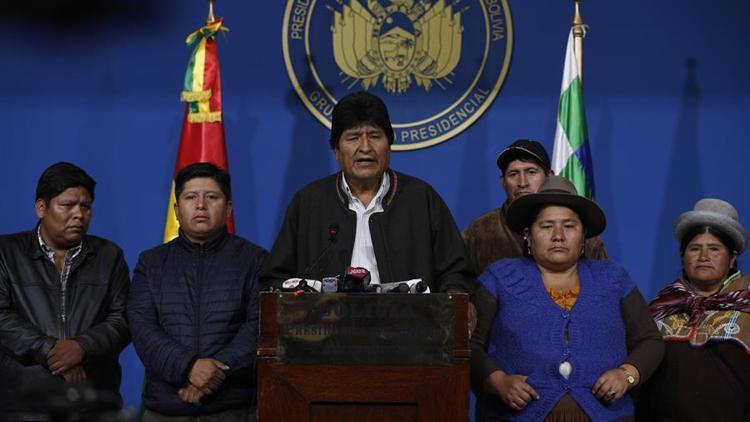 Bolivyanın istifaya zorlanan lideri, Meksikaya iltica etti