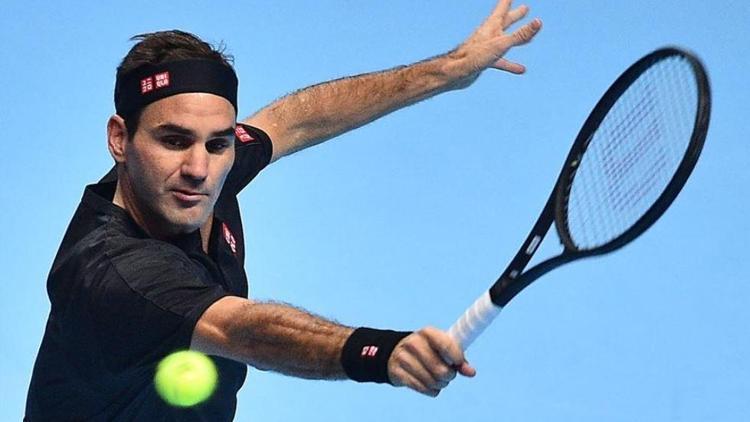 Roger Federer ilk galibiyetini aldı