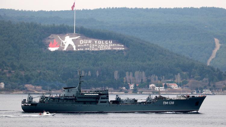 Rus savaş gemileri, peş peşe Çanakkale Boğazından geçti