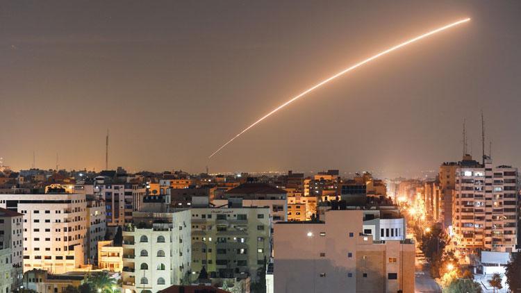 İsrail Gazze’yi bombalıyor