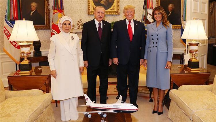 Trump Cumhurbaşkanı Erdoğanın ziyareti esnasındaki aile fotoğrafını paylaştı