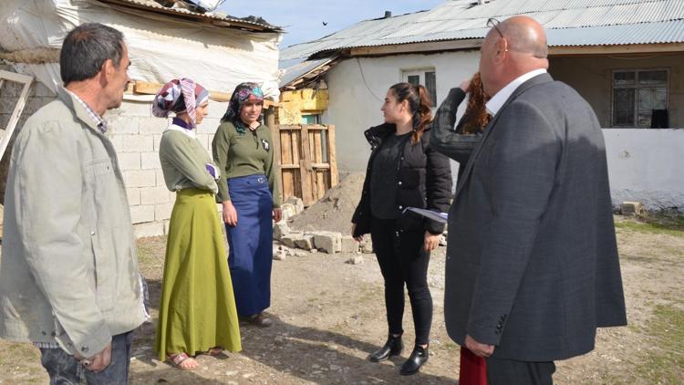 Öğretmenler 15 kız öğrenciyi okullu yaptı