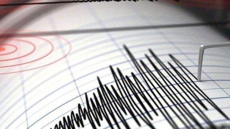 Son dakika Endonezyada 7,4 büyüklüğünde deprem... Tsunami uyarısı