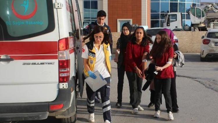 Lahmacun yedikten sonra rahatsızlanan 17 öğrenci ve 1 öğretmen hastaneye kaldırıldı