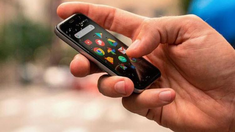 Palm: Dünyanın en minik telefonuyla tanışın
