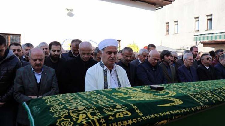 Oğuz Çetinin vefat eden babası Nihat Çetin, Sakaryada defnedildi
