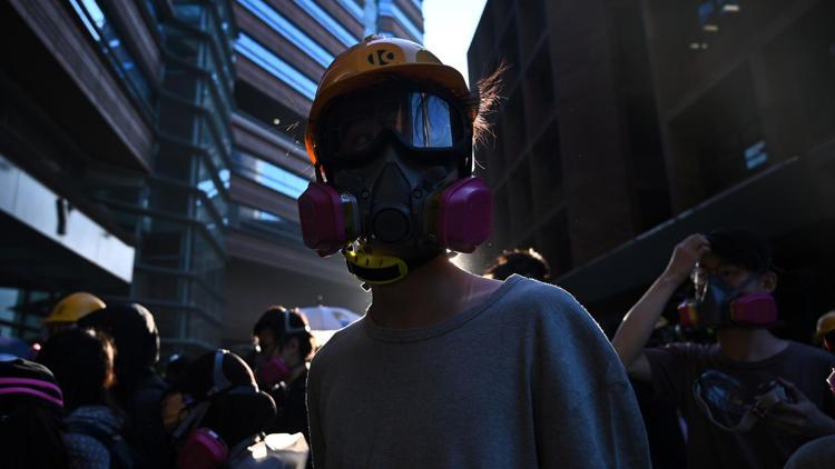 Hong Kongda mahkeme maske yasağını Temel Yasaya aykırı buldu