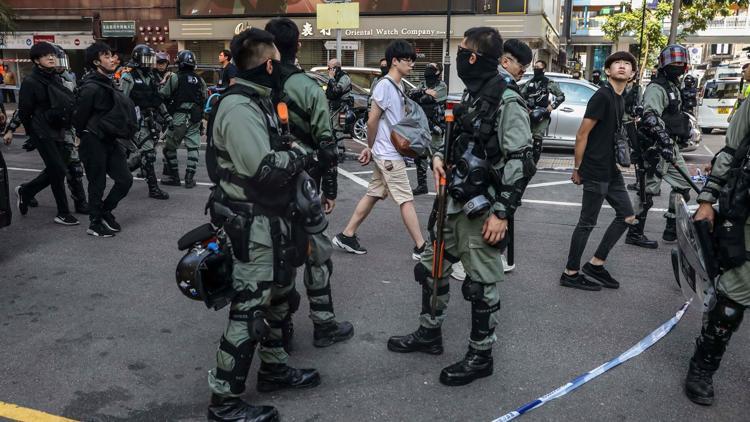 Hong Kong Polytechnic Üniversitesindeki 400 protestocu gözaltına alındı