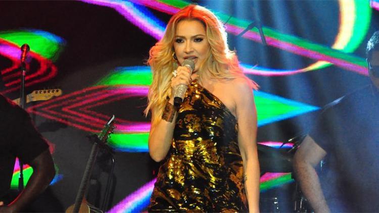 Hadise: “Başka birine ait kostümü ‘ben tasarladım’ diyecek kadar salak değilim”