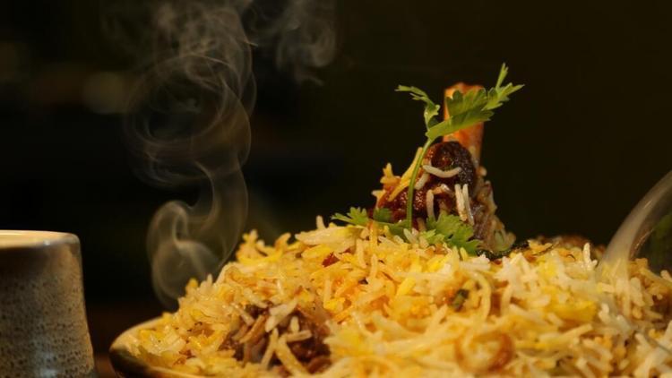 Biryani (büryani) nasıl yapılır? Adım adım Hint pilavı biryani tarifi