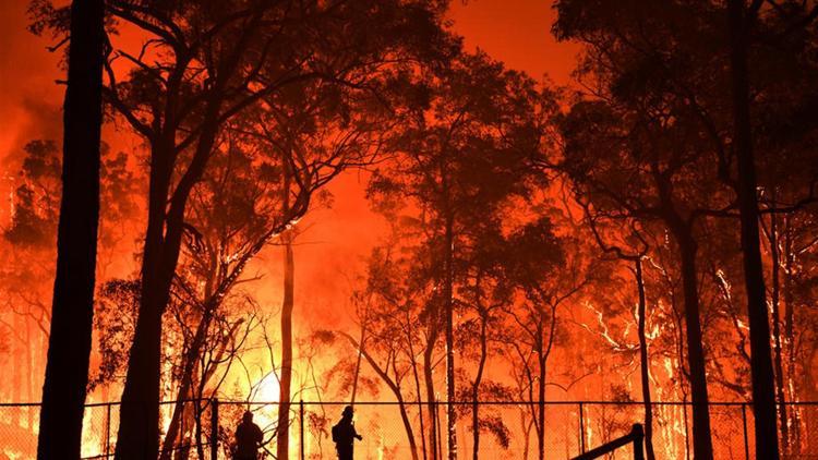 Avustralyadaki yangınlar nedeniyle üç eyalette daha alarm verildi
