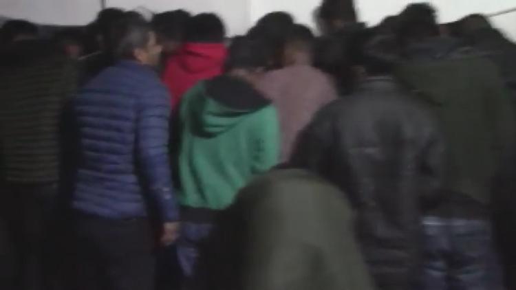 İstanbulda kaçak göçmen operasyonları Şok Evinde yakalandılar