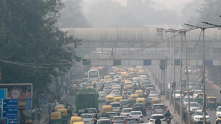 Yeni Delhide hava kirliliği yeniden tehlikeli düzeyde