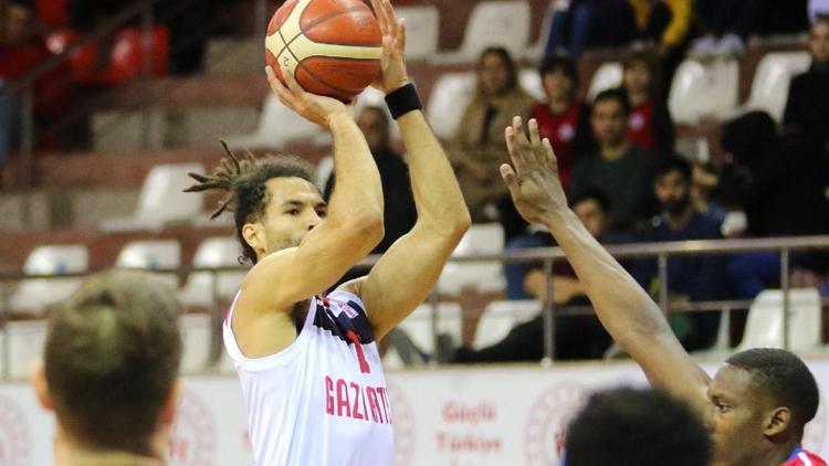 Gaziantep Basketbol ikinci yarı açıldı Büyükçekmeceyi 88-73 mağlup etti...