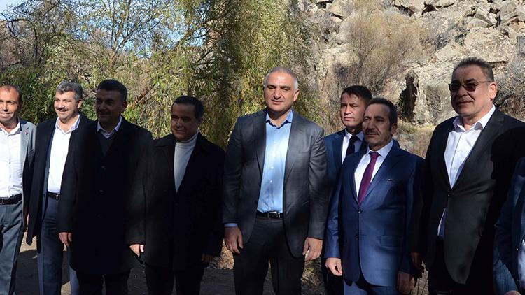Bakan Ersoy: Alan başkanlığıyla birlikte herhangi bir koruma statüsü azalmadı