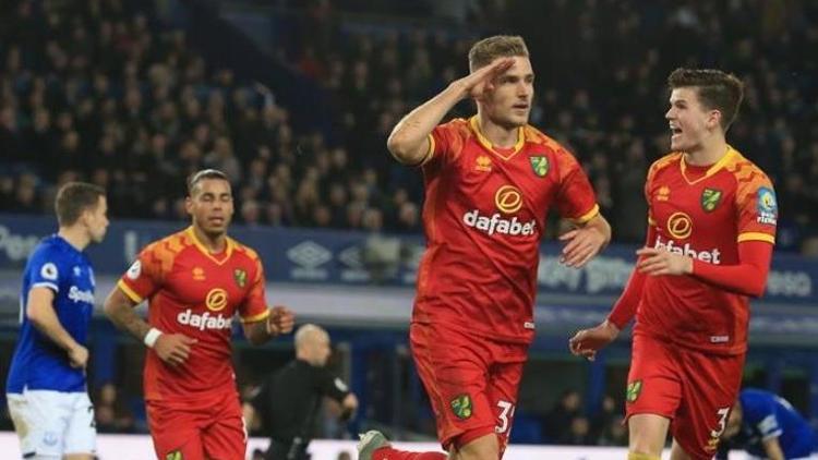 Norwich Cityli futbolcudan asker selamlı gol sevinci